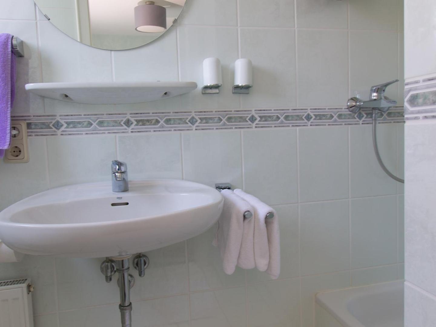 Hotel Zur Post - Burg An Der Mosel Room photo
